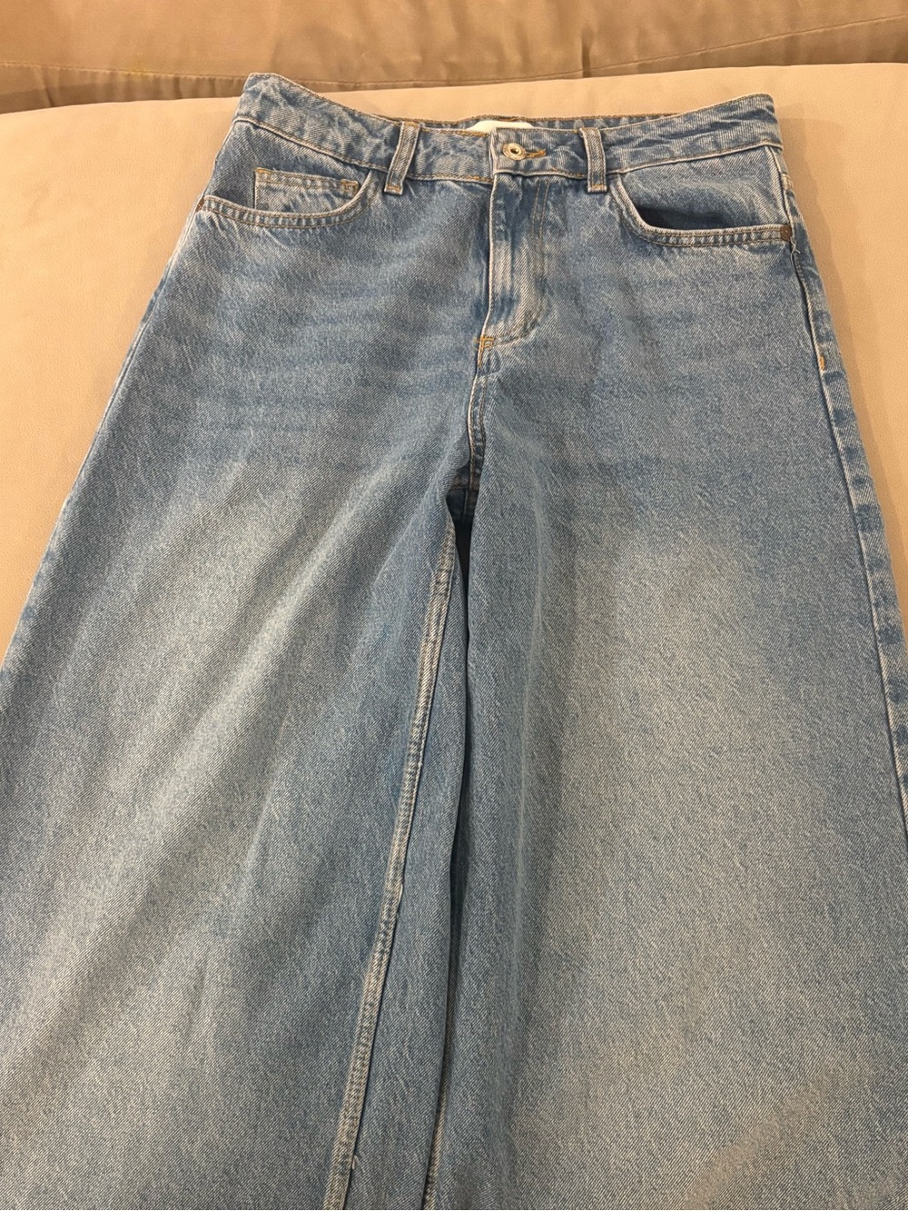 ZARA Light Blue Wide-Leg Women’s Jeans